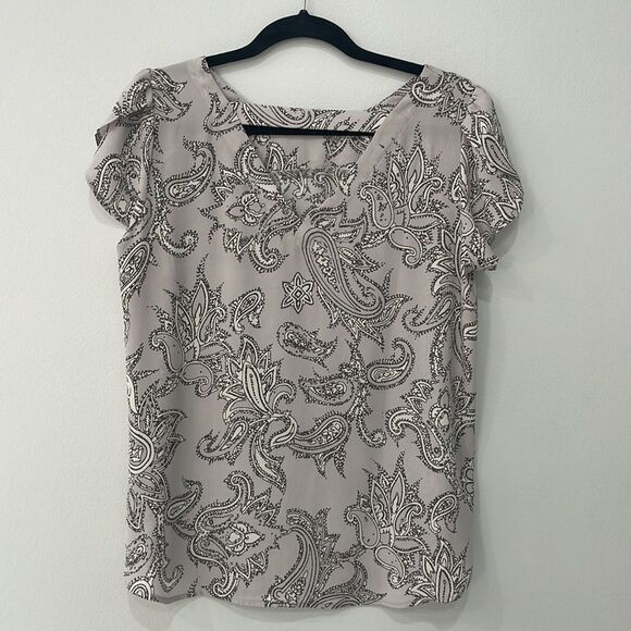 Loft Women’s Short / Cap Sleeve Blouse Paisley Print Size Small - Picture 4 of 9